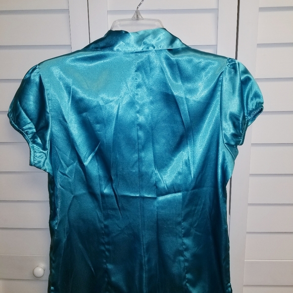 Top - Picture 2 of 3